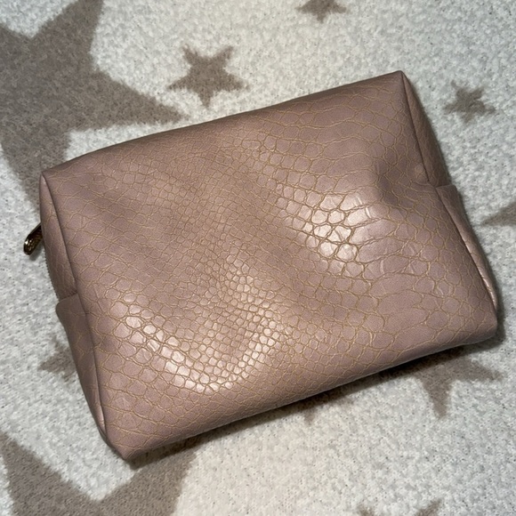 Target- Sonia Kashuk pink makeup bag/toiletry bag- medium size - Picture 3 of 5